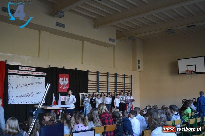 Zdjęcie w galerii na portalu naszraciborz.pl: Czwórka razem dla Niepodległej wiadomości z regionu