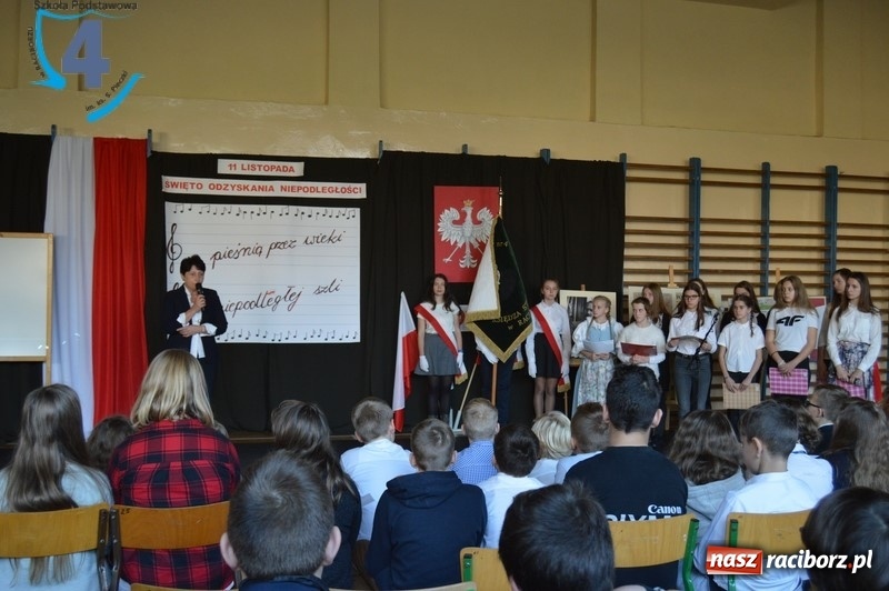 Zdjęcie w galerii na portalu naszraciborz.pl: Czwórka razem dla Niepodległej wiadomości z regionu