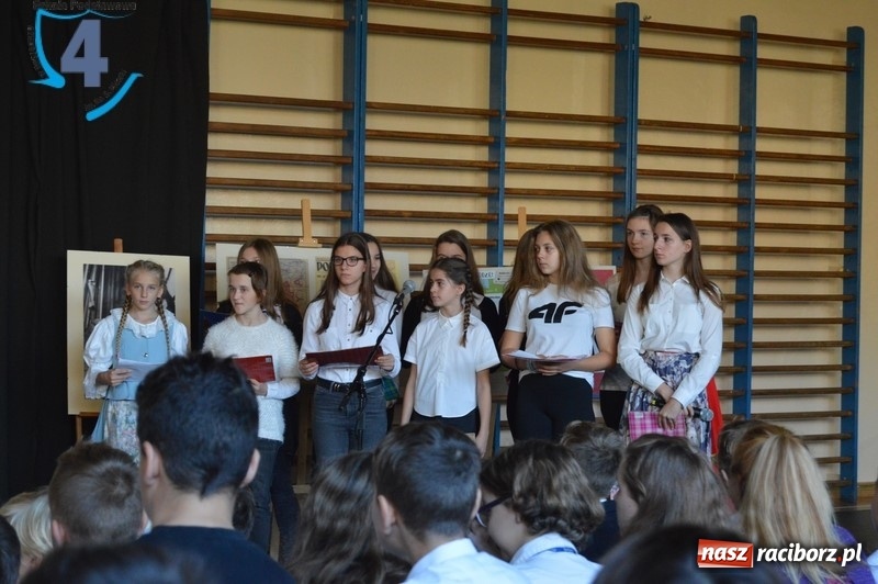 Zdjęcie w galerii na portalu naszraciborz.pl: Czwórka razem dla Niepodległej wiadomości z regionu