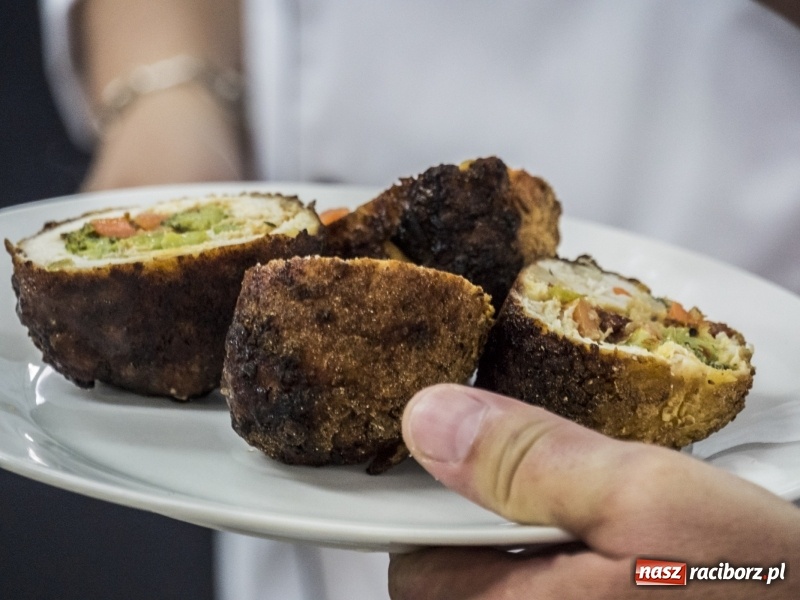 Zdjęcie w galerii na portalu naszraciborz.pl: Gdzie kucharek sześć... Tam smacznie i zdrowo! wiadomości z regionu