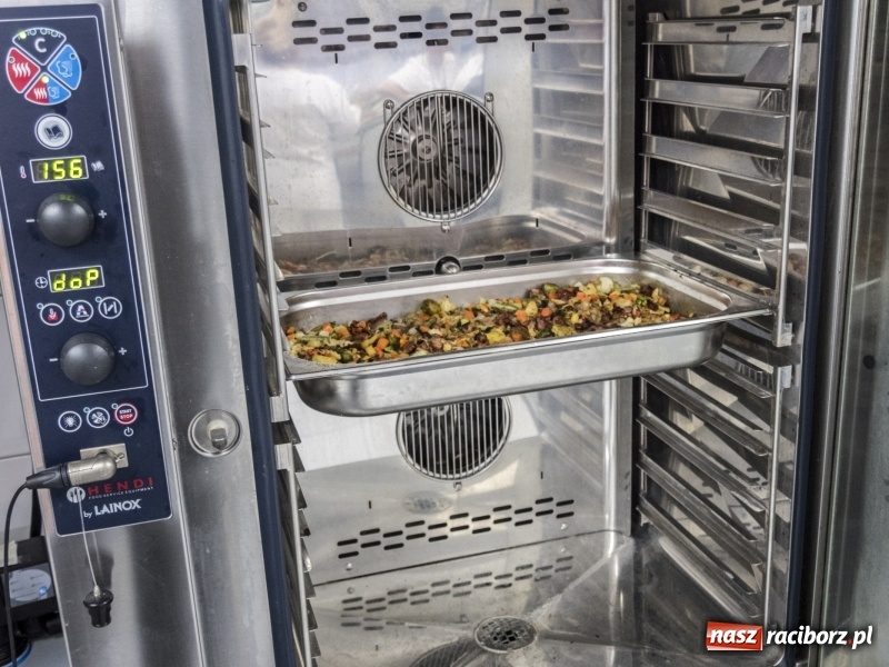 Zdjęcie w galerii na portalu naszraciborz.pl: Gdzie kucharek sześć... Tam smacznie i zdrowo! wiadomości z regionu