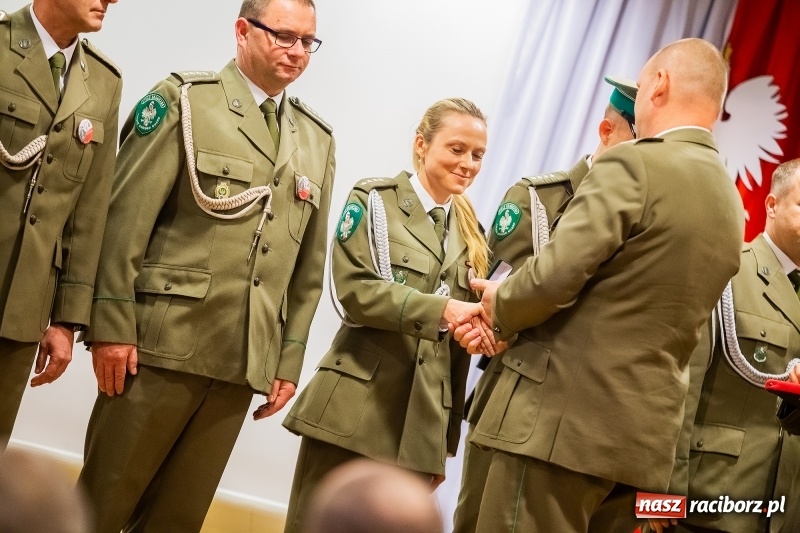 Zdjęcie w galerii na portalu naszraciborz.pl: Służby mundurowe uczciły setną rocznicę odzyskania przez Polskę niepodległości wiadomości z regionu