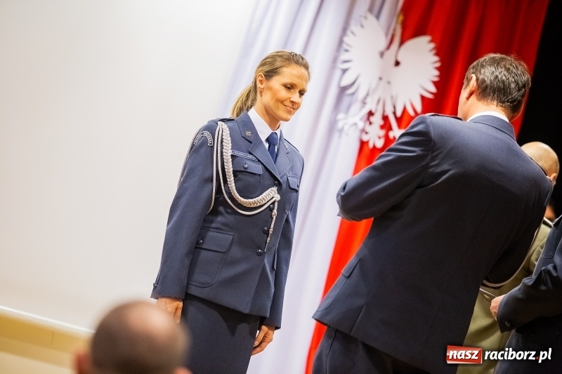 Zdjęcie w galerii na portalu naszraciborz.pl: Służby mundurowe uczciły setną rocznicę odzyskania przez Polskę niepodległości wiadomości z regionu