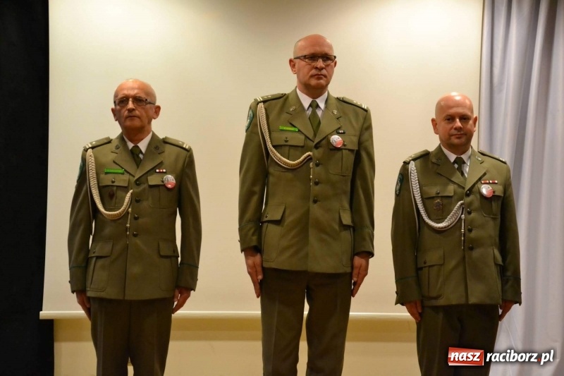 Zdjęcie w galerii na portalu naszraciborz.pl: Służby mundurowe uczciły setną rocznicę odzyskania przez Polskę niepodległości wiadomości z regionu