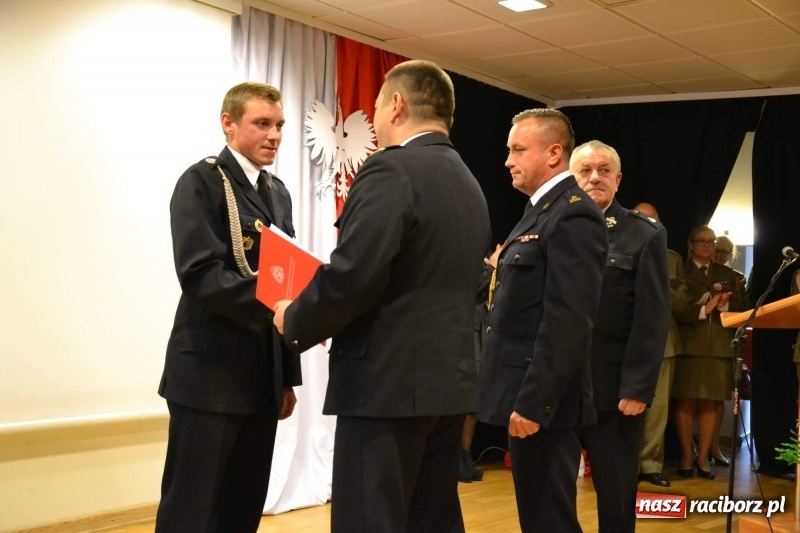 Zdjęcie w galerii na portalu naszraciborz.pl: Służby mundurowe uczciły setną rocznicę odzyskania przez Polskę niepodległości wiadomości z regionu