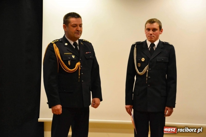 Zdjęcie w galerii na portalu naszraciborz.pl: Służby mundurowe uczciły setną rocznicę odzyskania przez Polskę niepodległości wiadomości z regionu