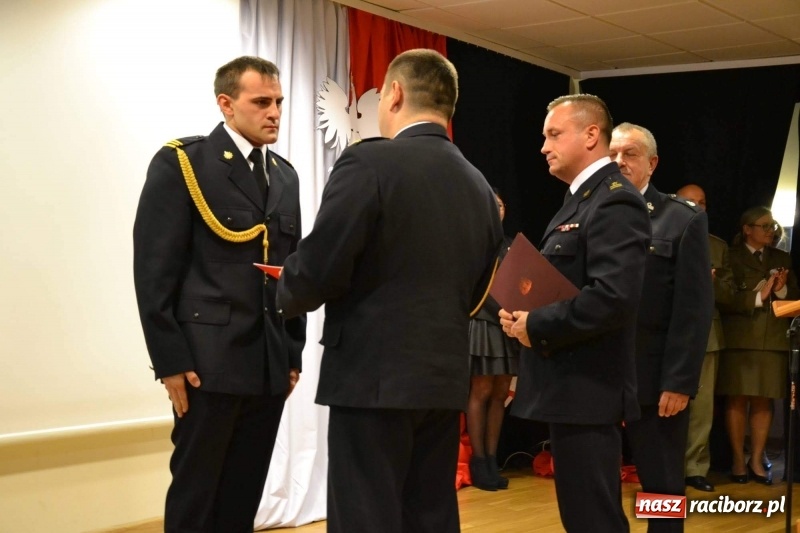 Zdjęcie w galerii na portalu naszraciborz.pl: Służby mundurowe uczciły setną rocznicę odzyskania przez Polskę niepodległości wiadomości z regionu