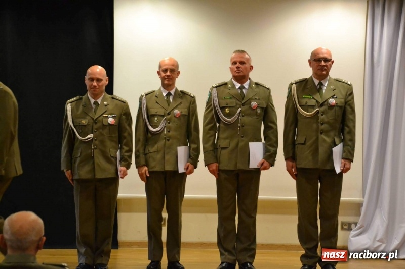 Zdjęcie w galerii na portalu naszraciborz.pl: Służby mundurowe uczciły setną rocznicę odzyskania przez Polskę niepodległości wiadomości z regionu