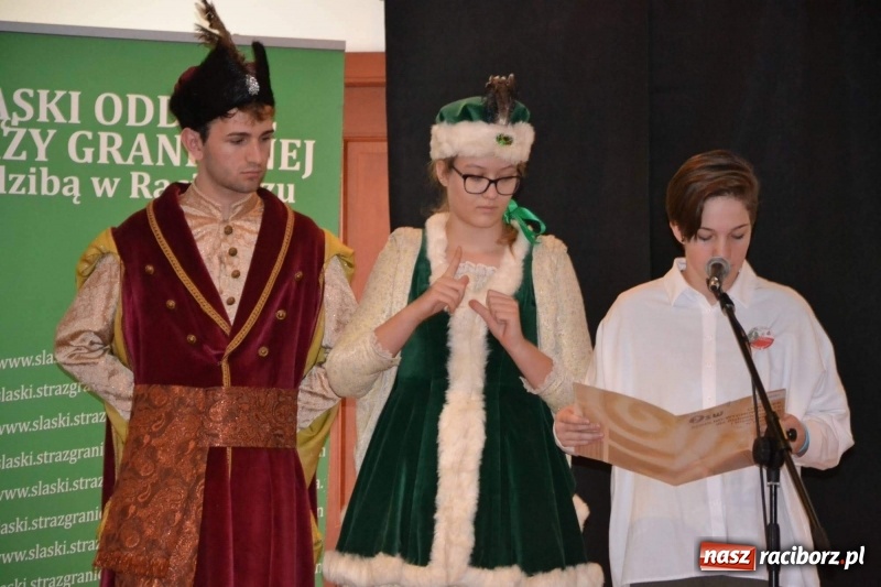 Zdjęcie w galerii na portalu naszraciborz.pl: Służby mundurowe uczciły setną rocznicę odzyskania przez Polskę niepodległości wiadomości z regionu