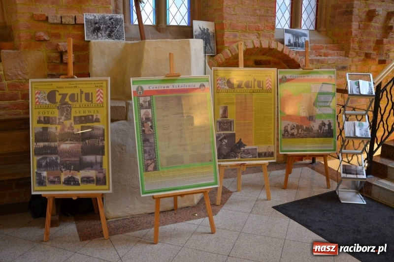 Zdjęcie w galerii na portalu naszraciborz.pl: Służby mundurowe uczciły setną rocznicę odzyskania przez Polskę niepodległości wiadomości z regionu