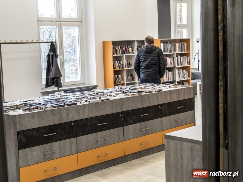 Zdjęcie w galerii na portalu naszraciborz.pl: Raciborska biblioteka wznawia działalność po remoncie. Przygotowano wiele atrakcji wiadomości z regionu