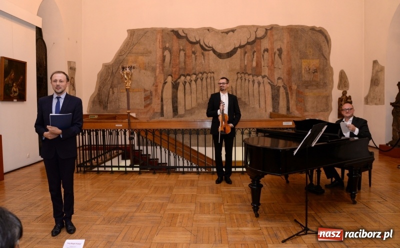 Zdjęcie w galerii na portalu naszraciborz.pl: Koncert z okazji stulecia niepodległości w raciborskim Muzeum wiadomości z regionu