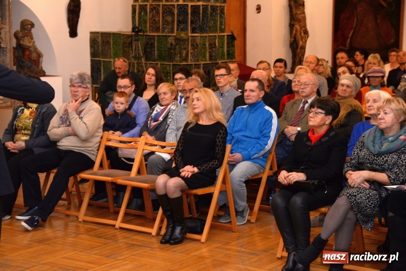 Zdjęcie w galerii na portalu naszraciborz.pl: Koncert z okazji stulecia niepodległości w raciborskim Muzeum wiadomości z regionu