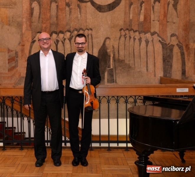 Zdjęcie w galerii na portalu naszraciborz.pl: Koncert z okazji stulecia niepodległości w raciborskim Muzeum wiadomości z regionu