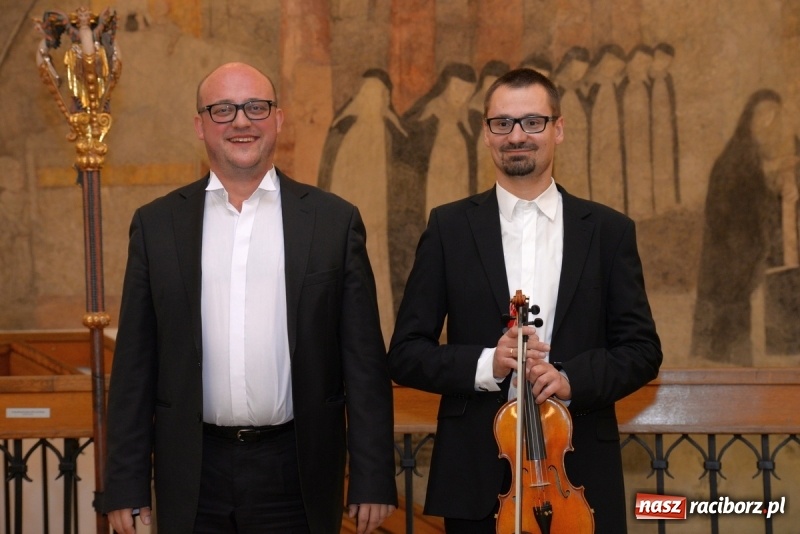 Zdjęcie w galerii na portalu naszraciborz.pl: Koncert z okazji stulecia niepodległości w raciborskim Muzeum wiadomości z regionu