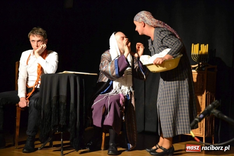 Zdjęcie w galerii na portalu naszraciborz.pl: Wieczór z Teatrem na Zamku Piastowskim wiadomości z regionu