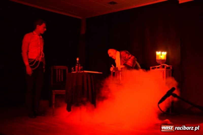 Zdjęcie w galerii na portalu naszraciborz.pl: Wieczór z Teatrem na Zamku Piastowskim wiadomości z regionu