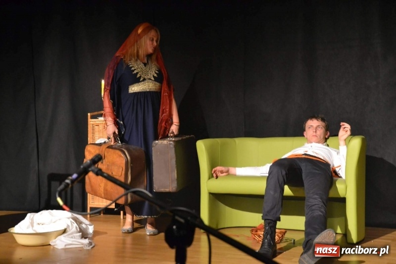 Zdjęcie w galerii na portalu naszraciborz.pl: Wieczór z Teatrem na Zamku Piastowskim wiadomości z regionu