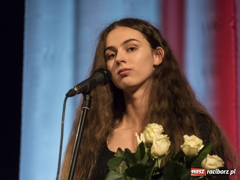 Zdjęcie w galerii na portalu naszraciborz.pl: Vivo i Atlantyda zaśpiewały dla Niepodległej wiadomości z regionu