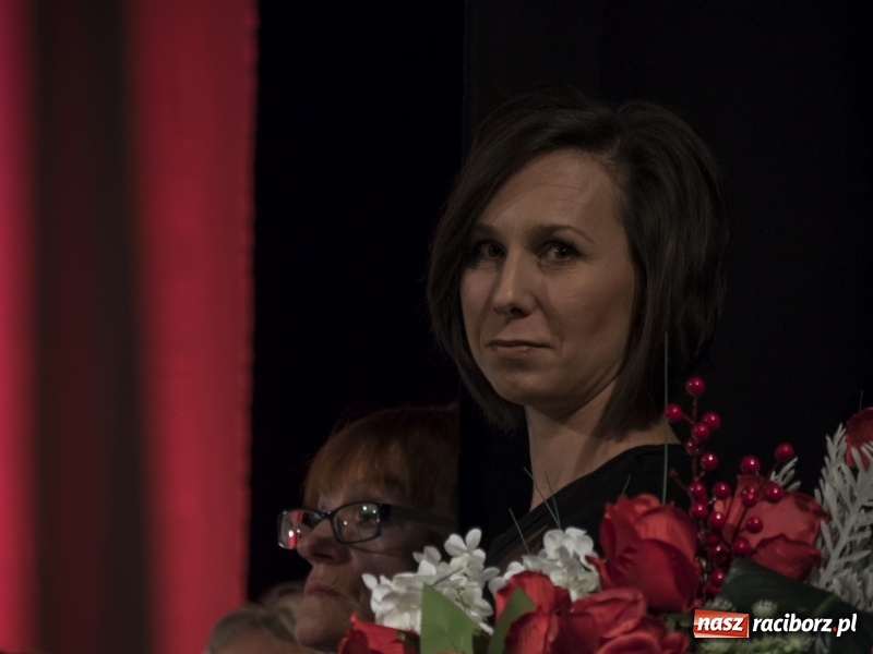 Zdjęcie w galerii na portalu naszraciborz.pl: Vivo i Atlantyda zaśpiewały dla Niepodległej wiadomości z regionu