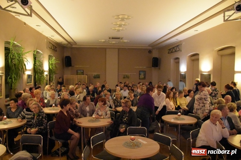 Zdjęcie w galerii na portalu naszraciborz.pl: Zacznij od Bacha – muzyczny wieczór z Wodeckim w Tworkowie  wiadomości z regionu