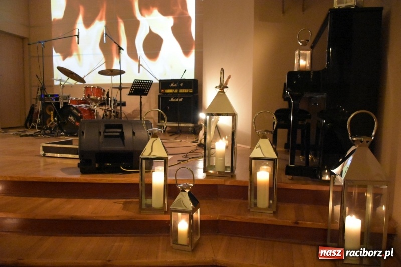 Zdjęcie w galerii na portalu naszraciborz.pl: Zacznij od Bacha – muzyczny wieczór z Wodeckim w Tworkowie  wiadomości z regionu