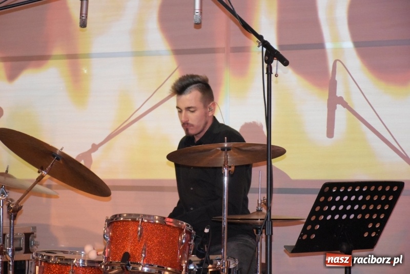 Zdjęcie w galerii na portalu naszraciborz.pl: Zacznij od Bacha – muzyczny wieczór z Wodeckim w Tworkowie  wiadomości z regionu