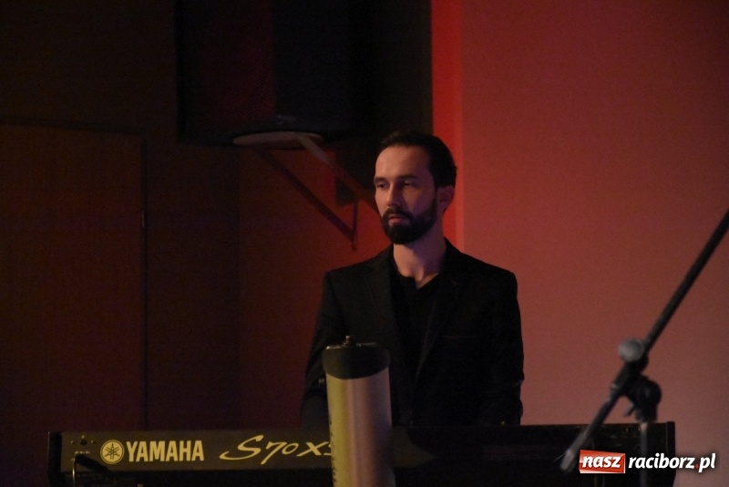 Zdjęcie w galerii na portalu naszraciborz.pl: Zacznij od Bacha – muzyczny wieczór z Wodeckim w Tworkowie  wiadomości z regionu
