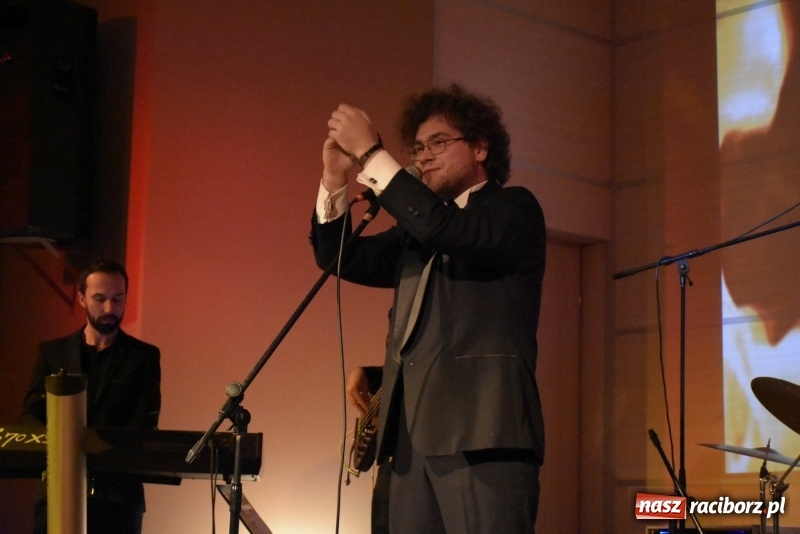 Zdjęcie w galerii na portalu naszraciborz.pl: Zacznij od Bacha – muzyczny wieczór z Wodeckim w Tworkowie  wiadomości z regionu