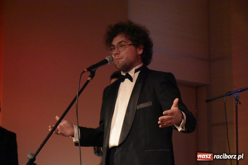 Zdjęcie w galerii na portalu naszraciborz.pl: Zacznij od Bacha – muzyczny wieczór z Wodeckim w Tworkowie  wiadomości z regionu
