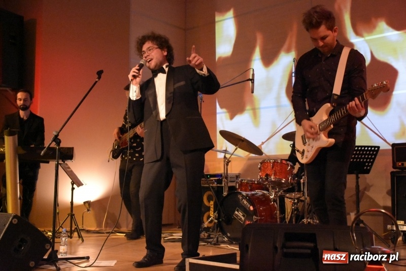 Zdjęcie w galerii na portalu naszraciborz.pl: Zacznij od Bacha – muzyczny wieczór z Wodeckim w Tworkowie  wiadomości z regionu