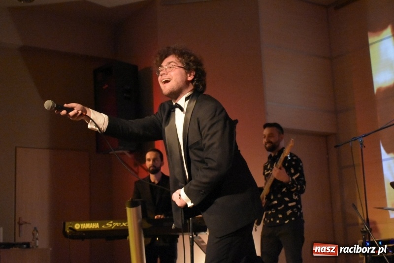 Zdjęcie w galerii na portalu naszraciborz.pl: Zacznij od Bacha – muzyczny wieczór z Wodeckim w Tworkowie  wiadomości z regionu