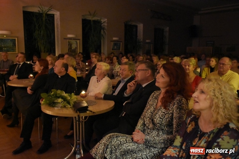 Zdjęcie w galerii na portalu naszraciborz.pl: Zacznij od Bacha – muzyczny wieczór z Wodeckim w Tworkowie  wiadomości z regionu