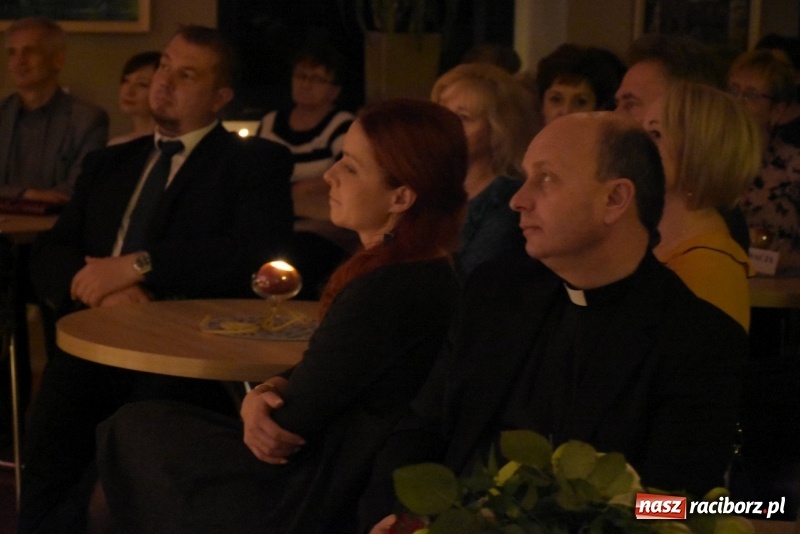 Zdjęcie w galerii na portalu naszraciborz.pl: Zacznij od Bacha – muzyczny wieczór z Wodeckim w Tworkowie  wiadomości z regionu