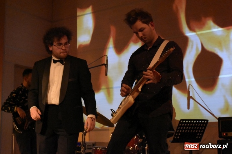 Zdjęcie w galerii na portalu naszraciborz.pl: Zacznij od Bacha – muzyczny wieczór z Wodeckim w Tworkowie  wiadomości z regionu