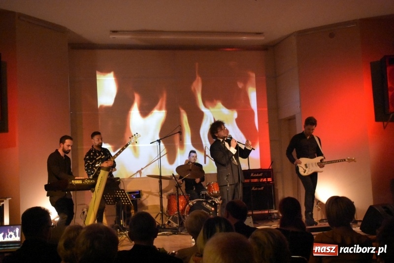 Zdjęcie w galerii na portalu naszraciborz.pl: Zacznij od Bacha – muzyczny wieczór z Wodeckim w Tworkowie  wiadomości z regionu