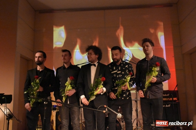 Zdjęcie w galerii na portalu naszraciborz.pl: Zacznij od Bacha – muzyczny wieczór z Wodeckim w Tworkowie  wiadomości z regionu