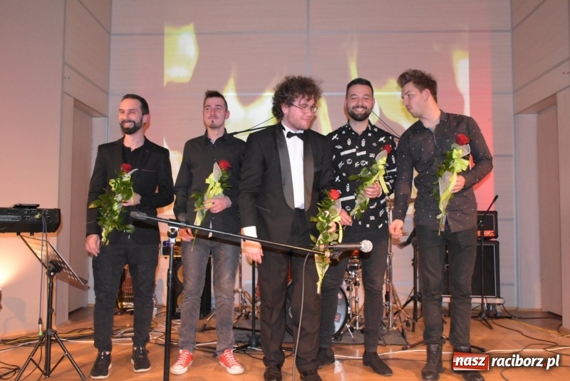 Zdjęcie w galerii na portalu naszraciborz.pl: Zacznij od Bacha – muzyczny wieczór z Wodeckim w Tworkowie  wiadomości z regionu