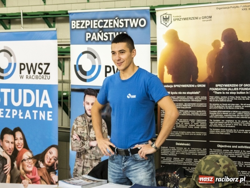 Zdjęcie w galerii na portalu naszraciborz.pl: Rozpoczął się maraton samoobrony Self Defense Expo w Arenie Rafako  wiadomości z regionu