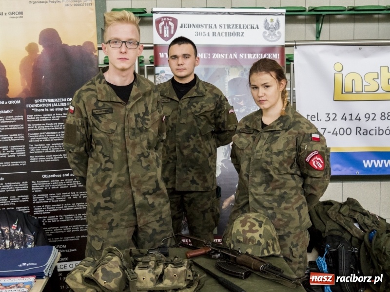 Zdjęcie w galerii na portalu naszraciborz.pl: Rozpoczął się maraton samoobrony Self Defense Expo w Arenie Rafako  wiadomości z regionu