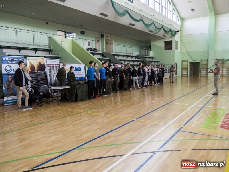 Zdjęcie w galerii na portalu naszraciborz.pl: Rozpoczął się maraton samoobrony Self Defense Expo w Arenie Rafako  wiadomości z regionu