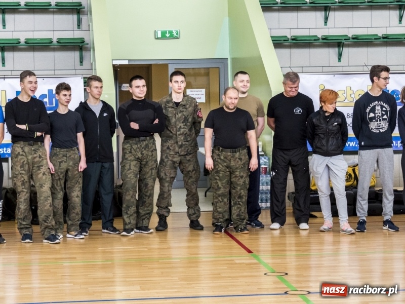 Zdjęcie w galerii na portalu naszraciborz.pl: Rozpoczął się maraton samoobrony Self Defense Expo w Arenie Rafako  wiadomości z regionu