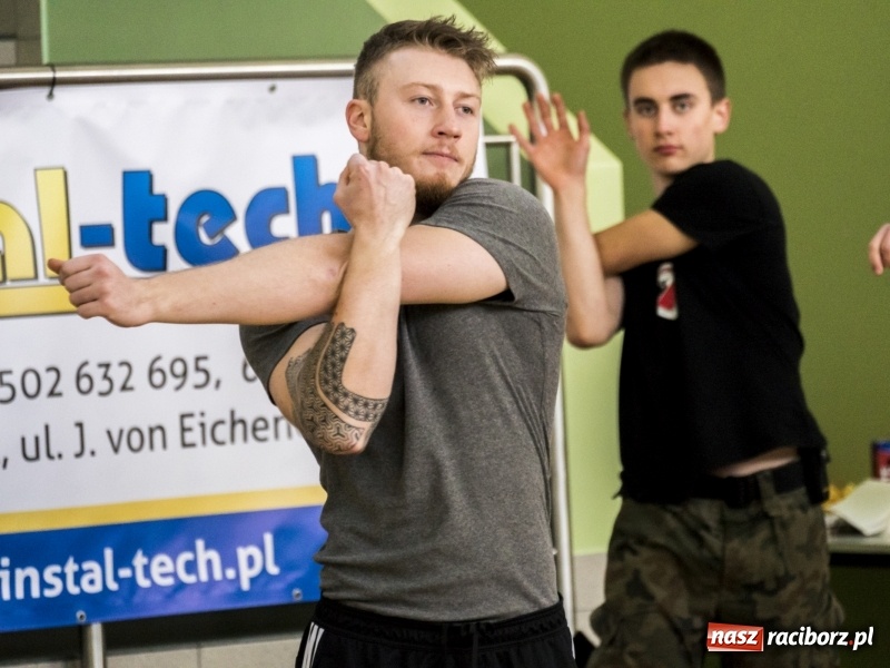 Zdjęcie w galerii na portalu naszraciborz.pl: Rozpoczął się maraton samoobrony Self Defense Expo w Arenie Rafako  wiadomości z regionu