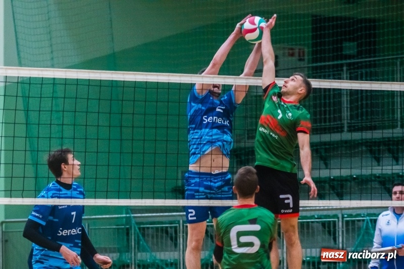 Zdjęcie w galerii na portalu naszraciborz.pl: Dreszczowiec w Arenie Rafako. Wicelider przebudził się w trzecim secie wiadomości z regionu