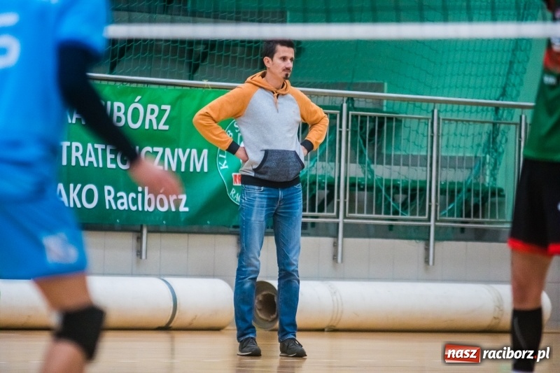 Zdjęcie w galerii na portalu naszraciborz.pl: Dreszczowiec w Arenie Rafako. Wicelider przebudził się w trzecim secie wiadomości z regionu