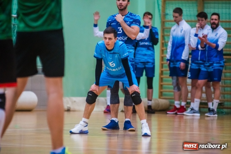 Zdjęcie w galerii na portalu naszraciborz.pl: Dreszczowiec w Arenie Rafako. Wicelider przebudził się w trzecim secie wiadomości z regionu