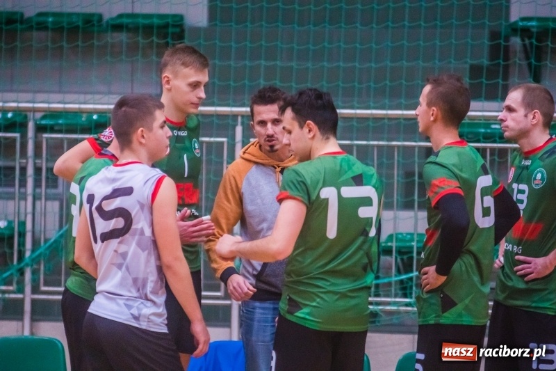 Zdjęcie w galerii na portalu naszraciborz.pl: Dreszczowiec w Arenie Rafako. Wicelider przebudził się w trzecim secie wiadomości z regionu