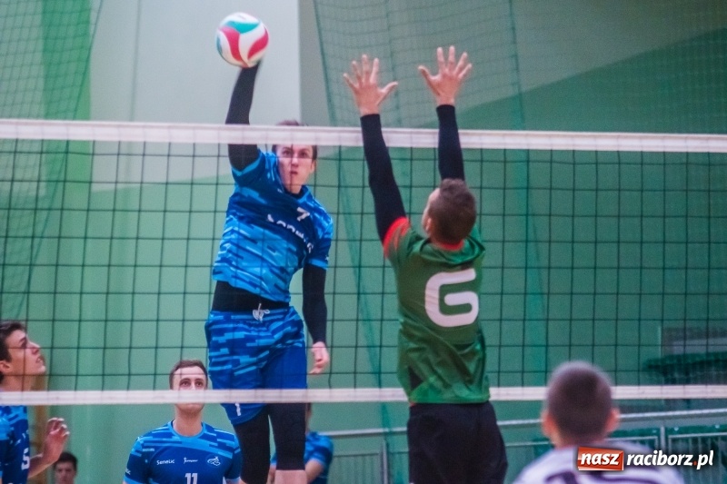 Zdjęcie w galerii na portalu naszraciborz.pl: Dreszczowiec w Arenie Rafako. Wicelider przebudził się w trzecim secie wiadomości z regionu