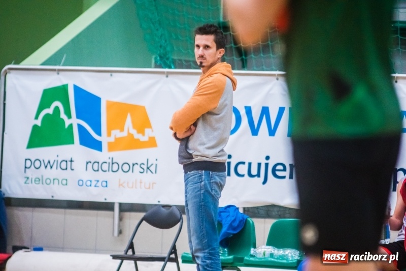 Zdjęcie w galerii na portalu naszraciborz.pl: Dreszczowiec w Arenie Rafako. Wicelider przebudził się w trzecim secie wiadomości z regionu