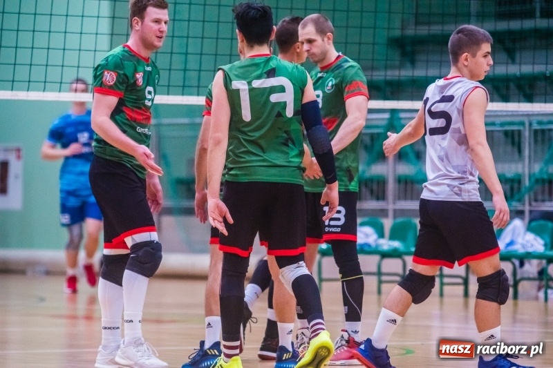 Zdjęcie w galerii na portalu naszraciborz.pl: Dreszczowiec w Arenie Rafako. Wicelider przebudził się w trzecim secie wiadomości z regionu